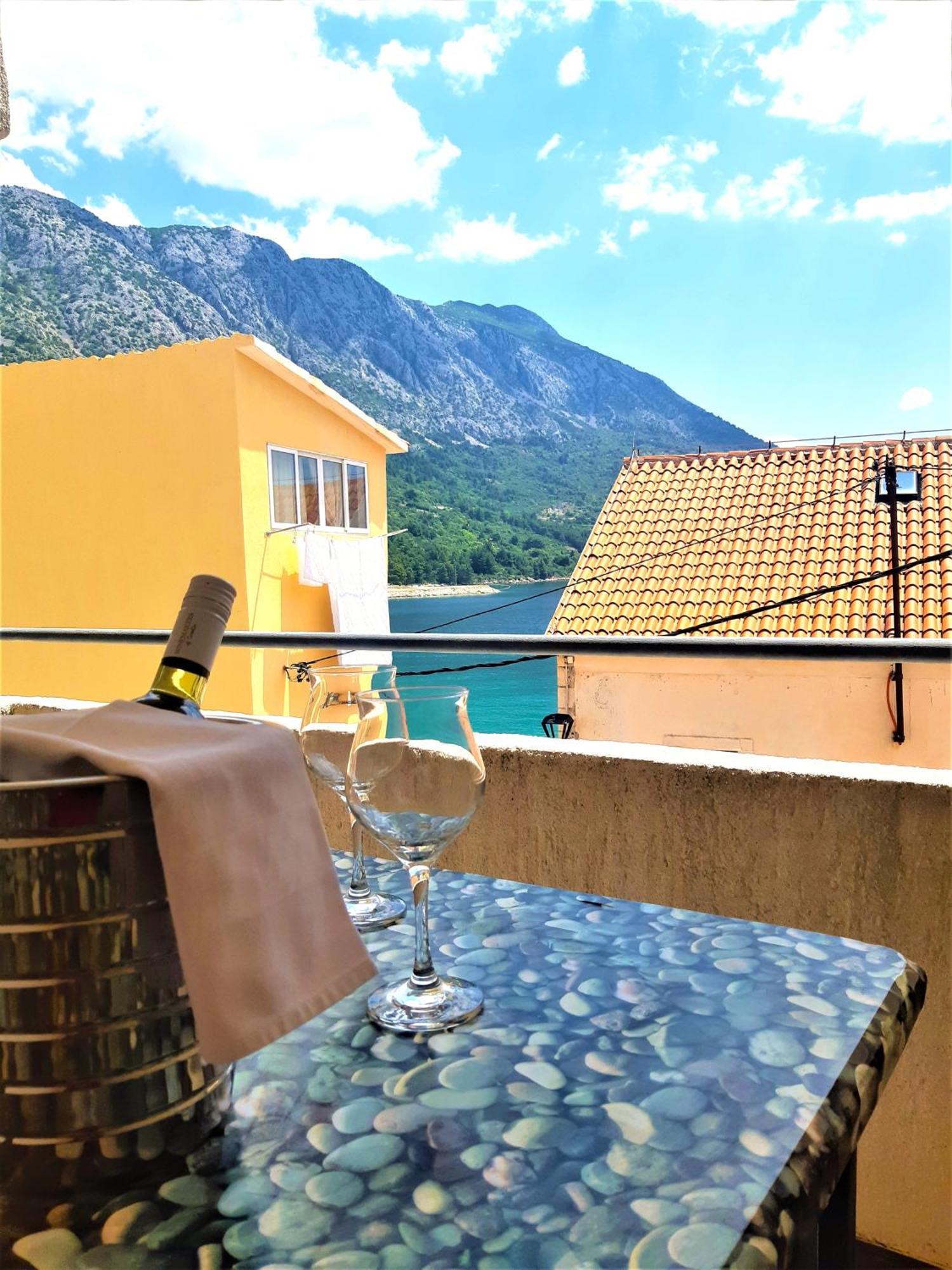 Apartments Turan Centrally Located With Free Parking Igrane Bagian luar foto